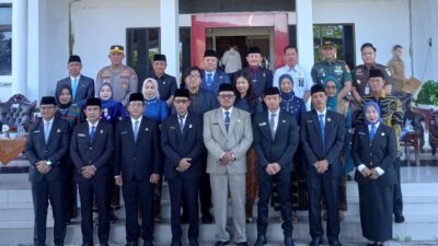 Pemerintah Kabupaten Bengkulu Selatan resmi memperkuat struktur birokrasi melalui pelantikan Sekretaris Daerah (Sekda) definitif, Ir Susmanto, bersama tujuh pejabat pimpinan tinggi pratama (eselon II) pada Senin, 12 Januari 2026.(poto dok ist)
