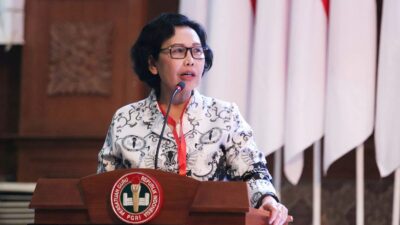 Ketua Umum PB PGRI, Unifah Rosyidi, menekankan bahwa PGRI fokus pada kesejahteraan guru dan tendik, serta memastikan mereka tidak digaji di bawah standar kelayakan hidup. (Photo dok ist)