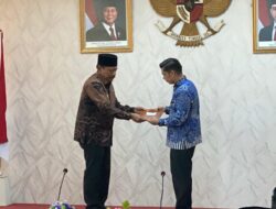 ‎Hendri Praja Menangis Saat Terima SK Plt Bupati Rejang Lebong