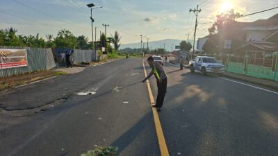 ‎Mobil Tabrak Sepeda Motor di Curup, 2 Orang Luka  ‎