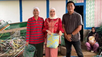 Waka I DPRD RL dan FPPI Sambangi UMKM Seguring, Kampanyekan Anyaman Limbah Plastik sebagai Solusi Ekonomi  ‎