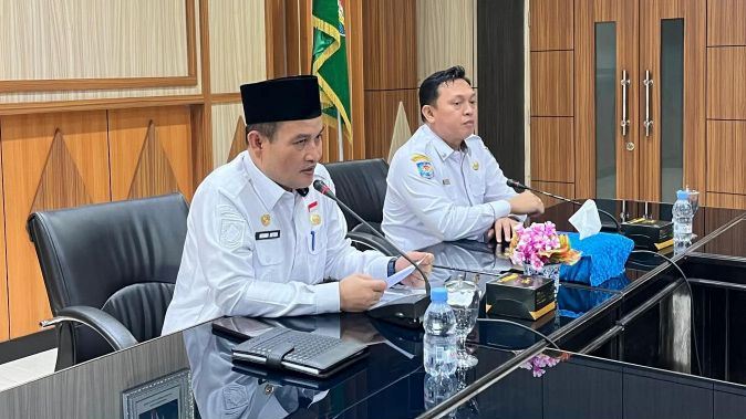 Sekretaris Daerah Provinsi Bengkulu, Herwan Antoni, memimpin rapat persiapan kedatangan Menteri Koordinator Bidang Pangan Zulkifli Hasan dalam kunjungan kerjanya ke Bengkulu pada 1 Mei 2026.Rapat digelar di Ruang Rapat Merah Putih, Lantai II Kantor Gubernur Bengkulu, Rabu 29 April 2026(Photo dok ist)