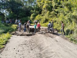 Danramil Temukan Jalan Provinsi Rejang Lebong-Lebong Patah 80 Cm ‎ ‎