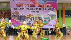 Suasana makin hidup saat penampilan tari kreasi para siswa dimulai. Gerakan kompak, ekspresi kuat, dan kostum warna-warni berhasil memukau ratusan penonton yang memadati lokasi di SMPN 2 Rejang Lebong.(Photo dok ist)