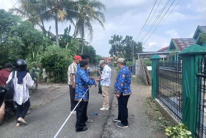 Kegiatan yang dipimpin langsung Kepala Desa Air Meles Bawah, Suprojo, ini menandai dimulainya pembangunan saluran drainase sepanjang 384 meter, jalan rabat beton sepanjang 135 meter, dan pemasangan CCTV di persimpangan desa.(Photo dok ist)