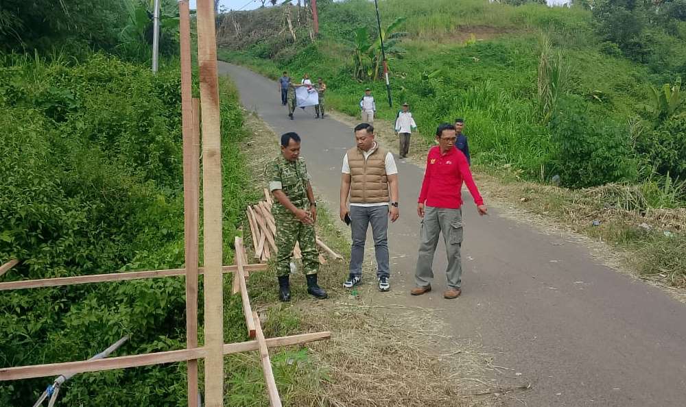 Menurut Ruslan, kehadiran jembatan akan berdampak langsung pada perekonomian desa. Akses yang lebih baik membuat distribusi hasil tani lebih mudah dan biaya transportasi diharapkan turun.(Photo dok ist)