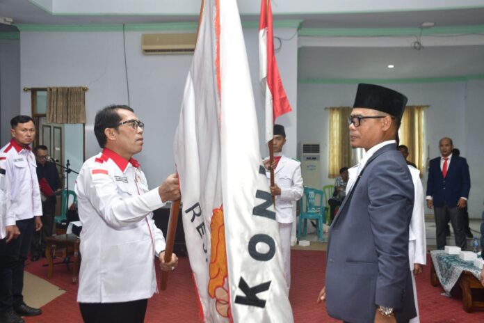 Ketua DPRD Rejang Lebong, Juliansyah Yayan, resmi dilantik sebagai Ketua Komite Olahraga Nasional Indonesia (KONI) Kabupaten Rejang Lebong periode 2024-2028. Pelantikan yang digelar di Gedung Pola Pemkab Rejang Lebong, Sabtu (6/6/2026).(Photo dok ist)